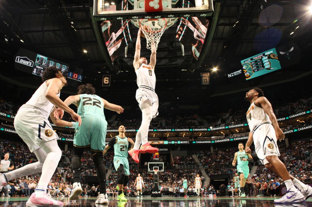 球赛场上冉 球赛场上冉