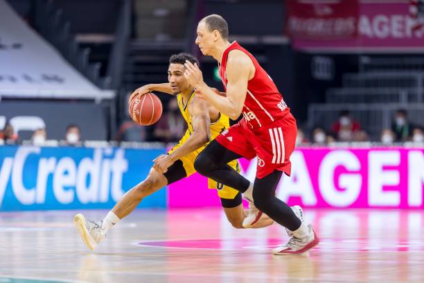 足球本是一 足球本是一